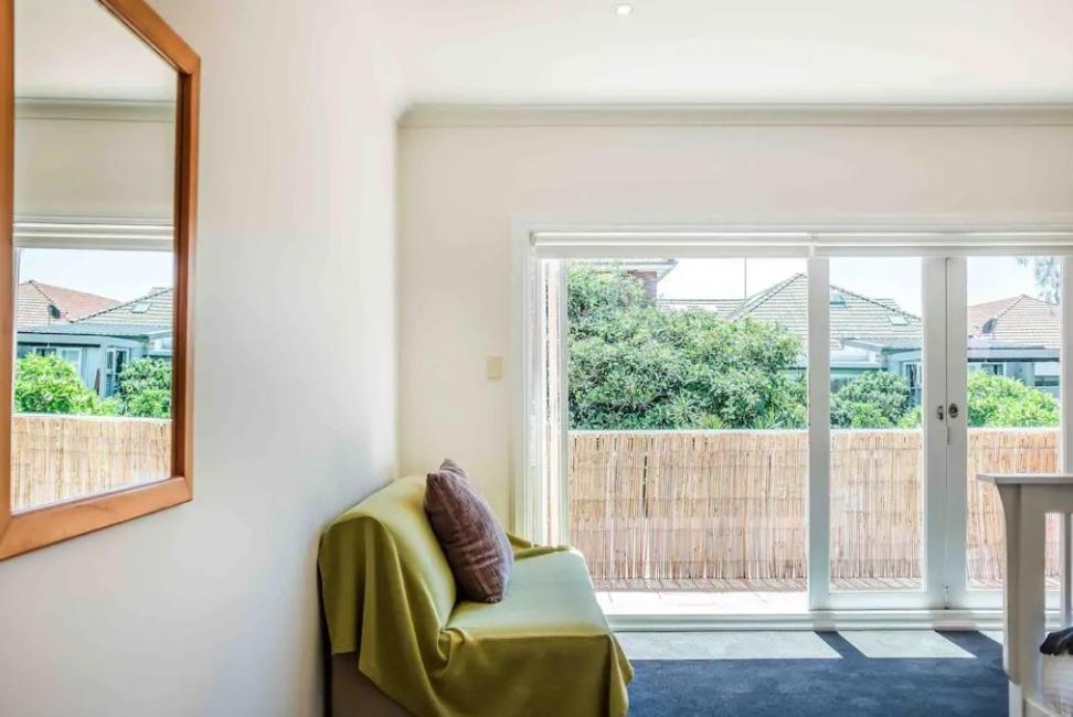 Magnificent Orange Beach House On Bondi Beach! Holiday home Sydney
