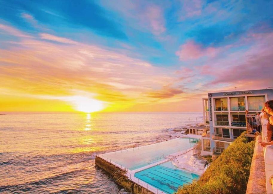 Magnificent Orange Beach House On Bondi Beach! Holiday home