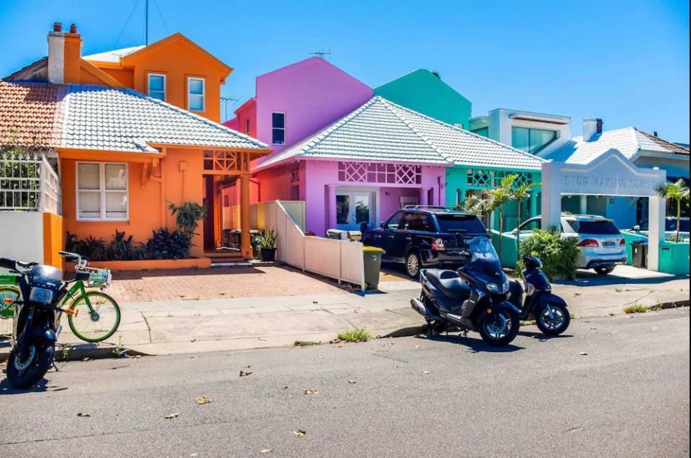 Magnificent Orange Beach House On Bondi Beach! Holiday home