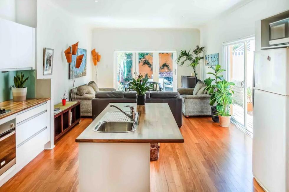 Holiday home Magnificent Orange Beach House On Bondi Beach! Sydney