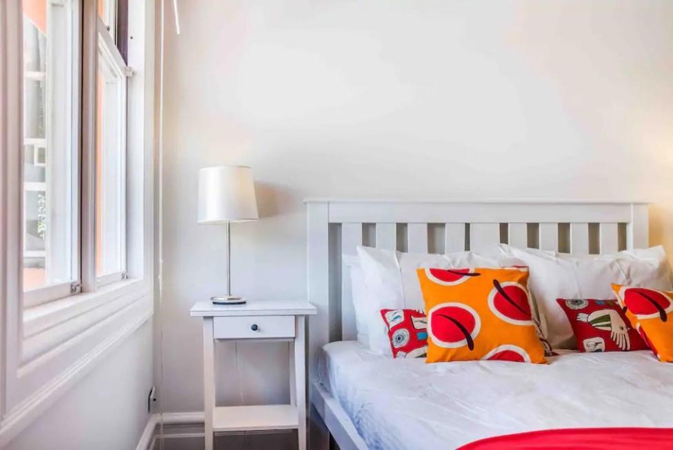 Magnificent Orange Beach House On Bondi Beach! Holiday home