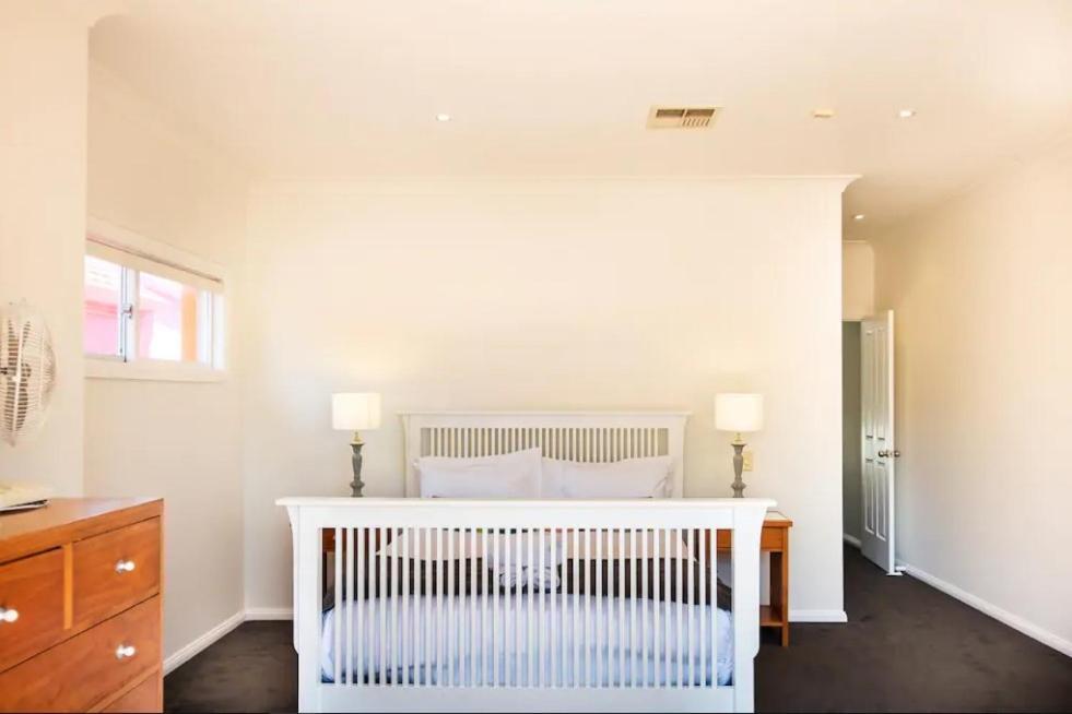 Holiday home Magnificent Orange Beach House On Bondi Beach! Sydney